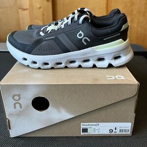 On Cloudrunner 2 W 9